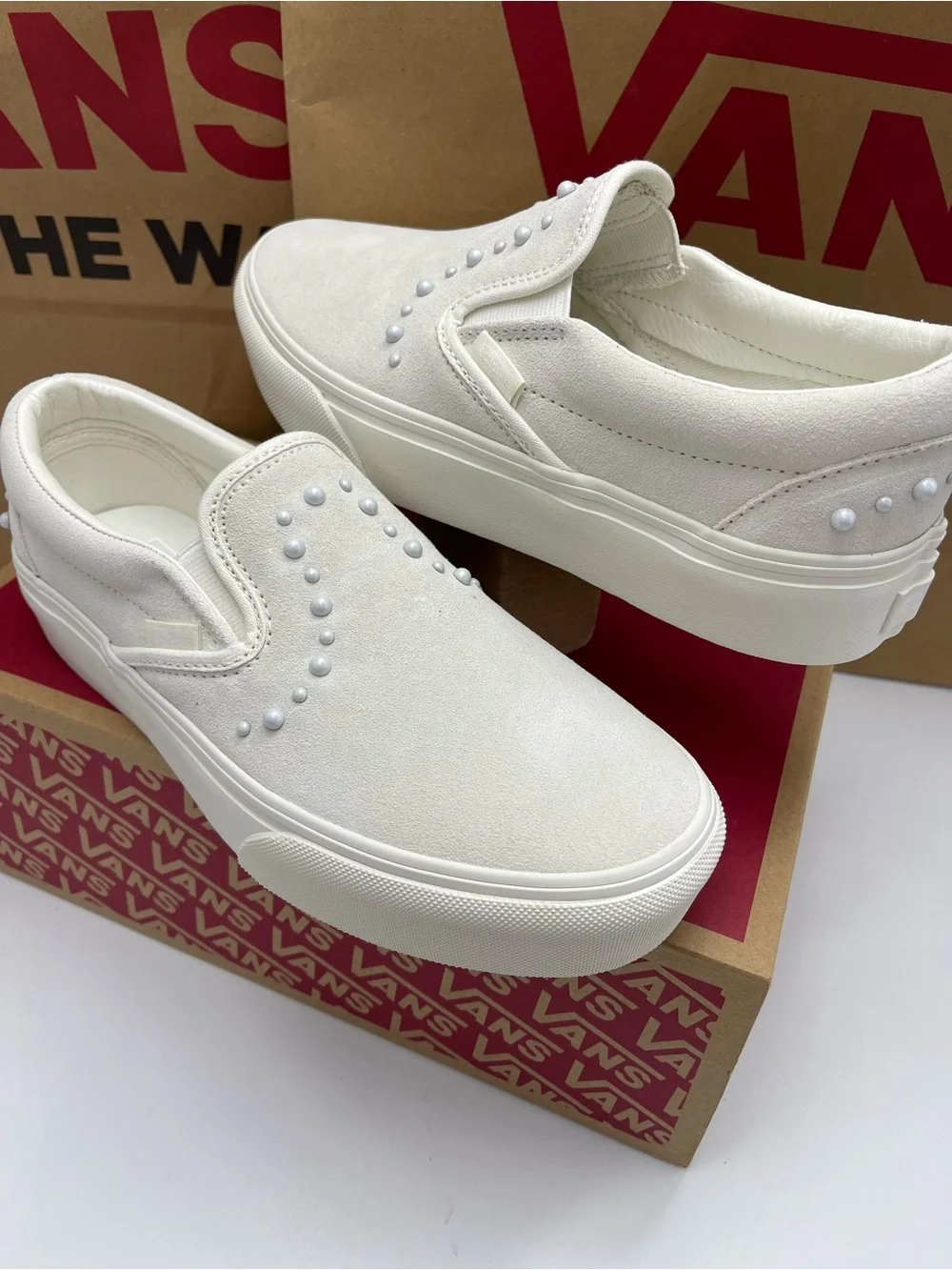 Vans Women's Classic Slip-On Platform Sneakers  Pearls Marshmallow VN000EA9CCZ
